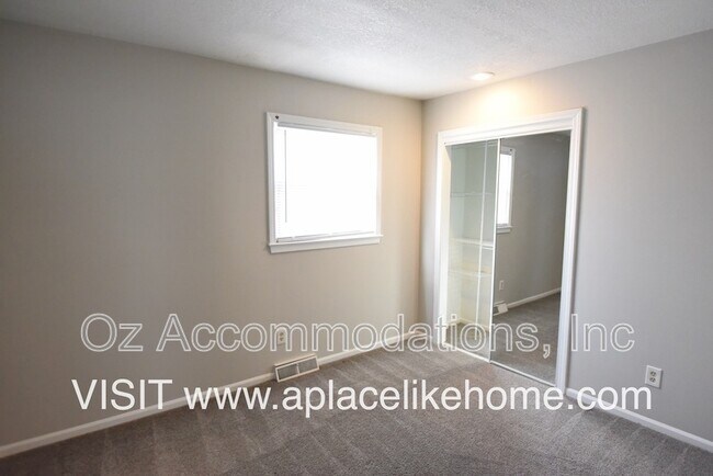 Building Photo - 16604 W 142nd Cir