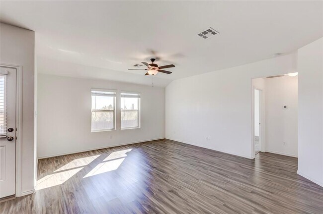 Building Photo - 730 Carol Dr