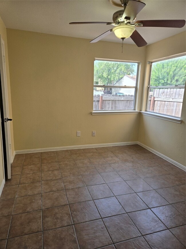 Building Photo - 12329 Ridgeside Dr