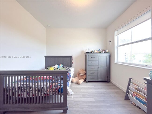 Building Photo - 2636 SE 13th Ct