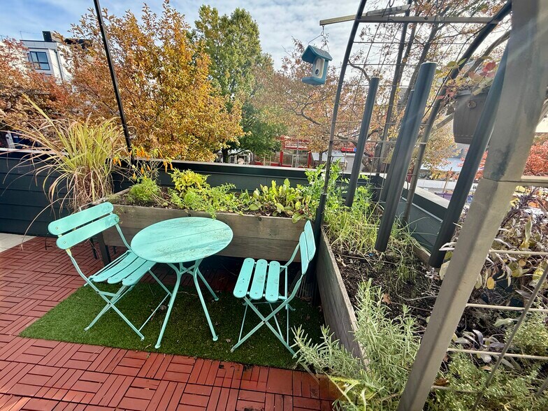 Building Photo - 3916 14th St NW