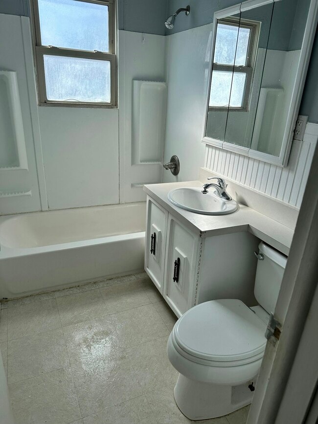 Building Photo - 99 S Lamar St