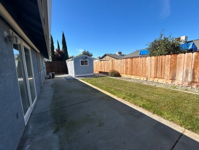 Building Photo - 15448 Cassidy Ct