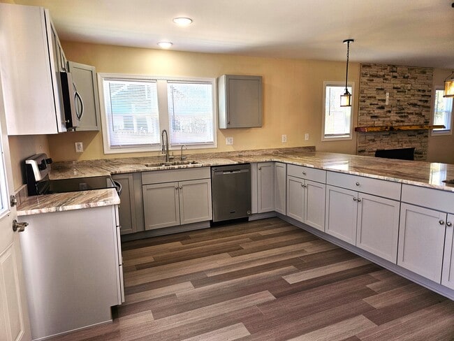 Building Photo - 1840 Cedar Hall Rd