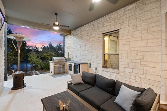 Building Photo - 216 Vista Village Cove