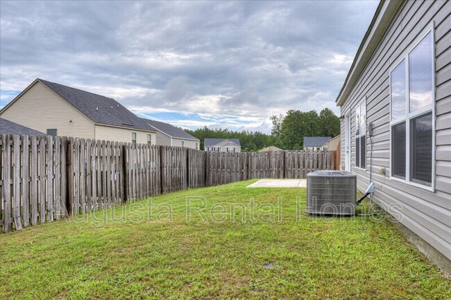 Building Photo - 141 Sims Ct