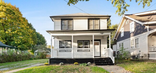 Building Photo - 216 Jones St