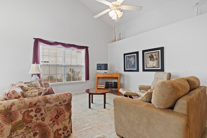 Building Photo - 5077 Capulet Cir