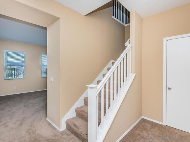 Building Photo - 425 S Meadowbrook Dr