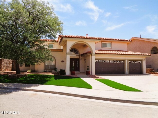 Building Photo - 2120 Greenlee Dr