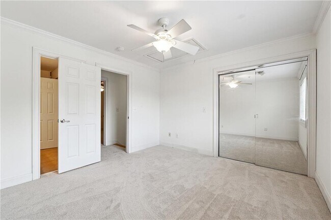 Building Photo - 121 Rondak Cir