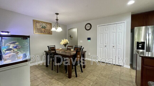 Building Photo - 11814 Lindsey Lake Drive