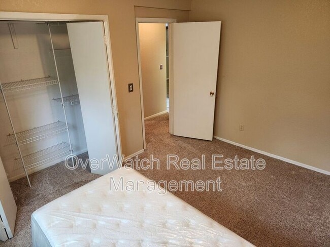 Building Photo - 3890 Caravelle Dr