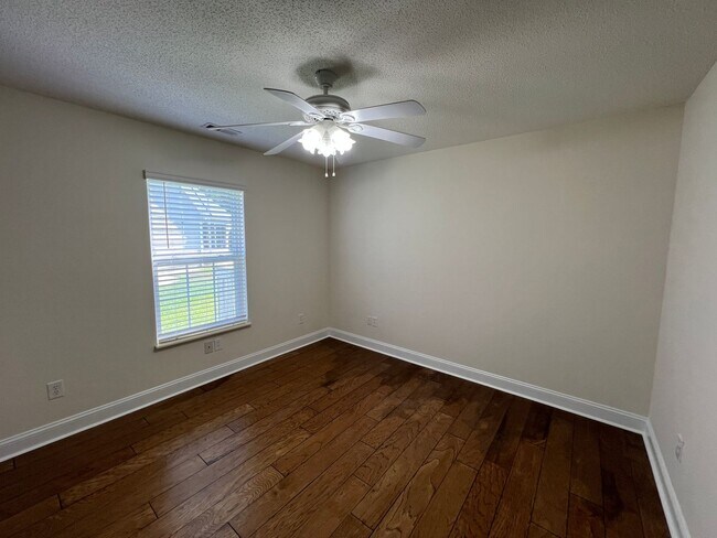 Building Photo - 154 Regency Dr
