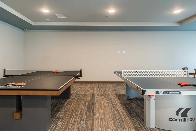 Building Photo - 2023 N Broadmoor Ave