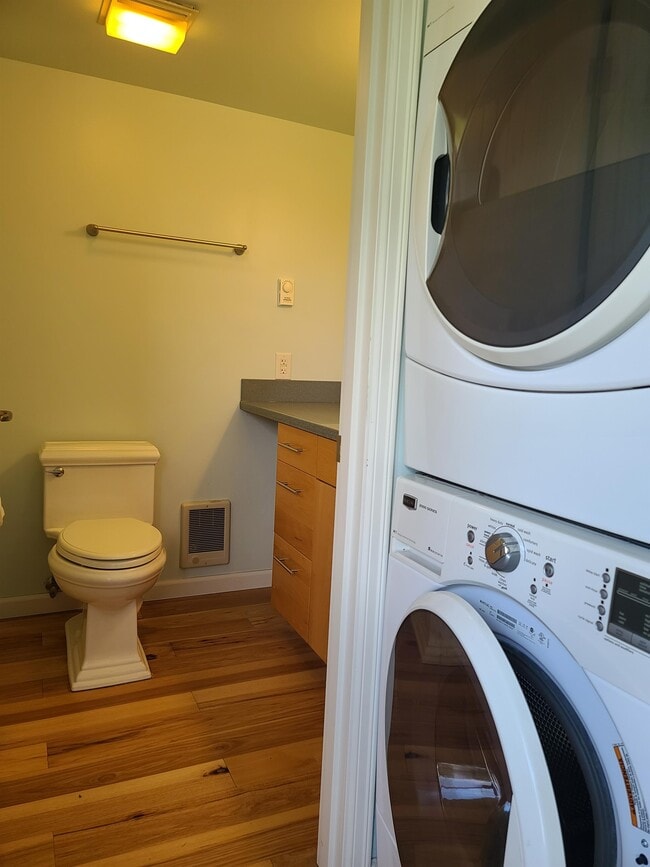 Building Photo - 1728 Edwards Dr