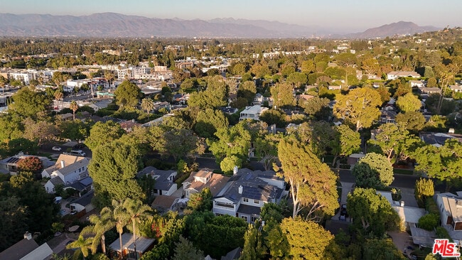 Building Photo - 4135 Dixie Canyon Ave