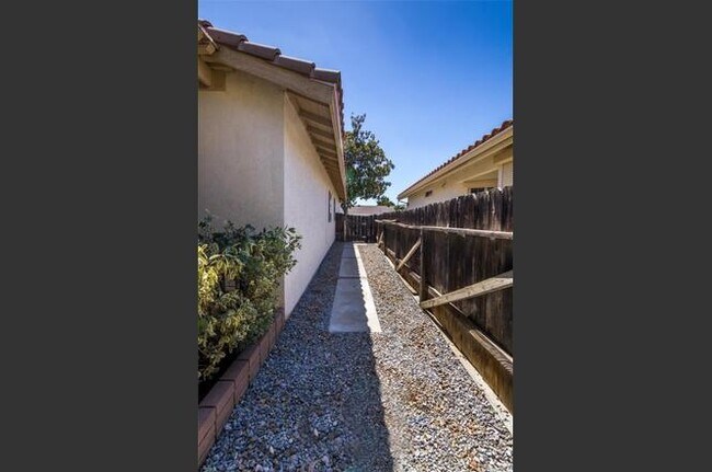Building Photo - 28138 Bavaria Dr