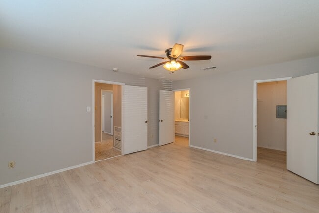 Building Photo - 1191 Park Meadow Dr