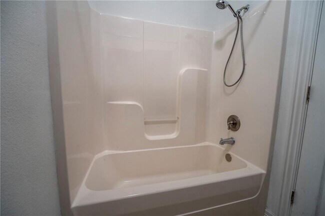 Building Photo - 4604 SW Swinton Dr