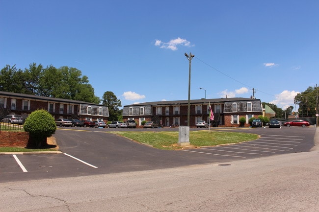 Building Photo - The Park at Forestdale