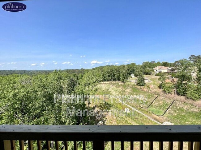 Building Photo - 2360 Manor Pointe Dr