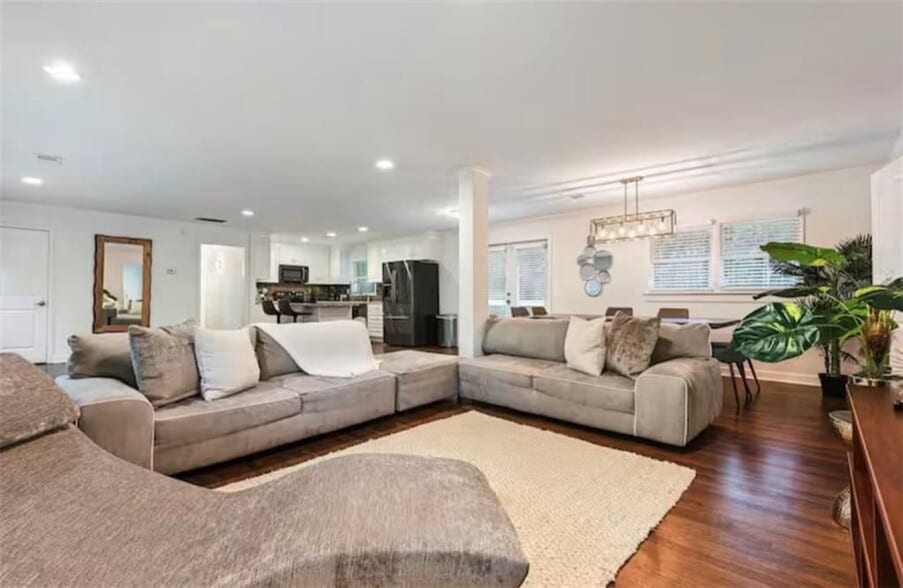 Building Photo - 4050 Washington Rd