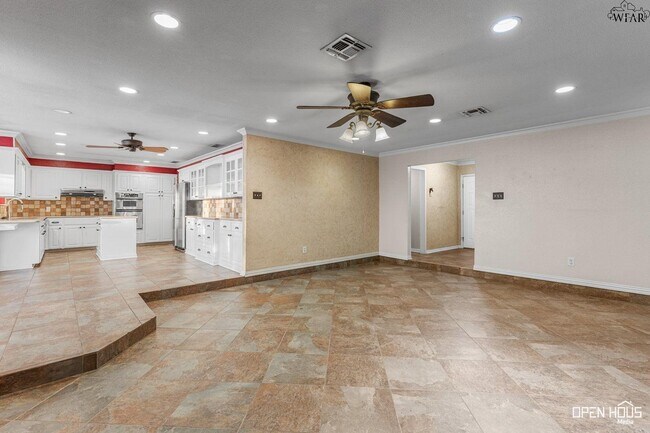 Building Photo - 5639 Johnson Rd