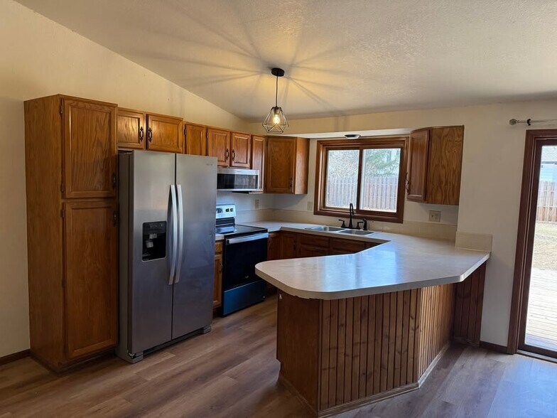 Building Photo - 2527 Courtland Ct