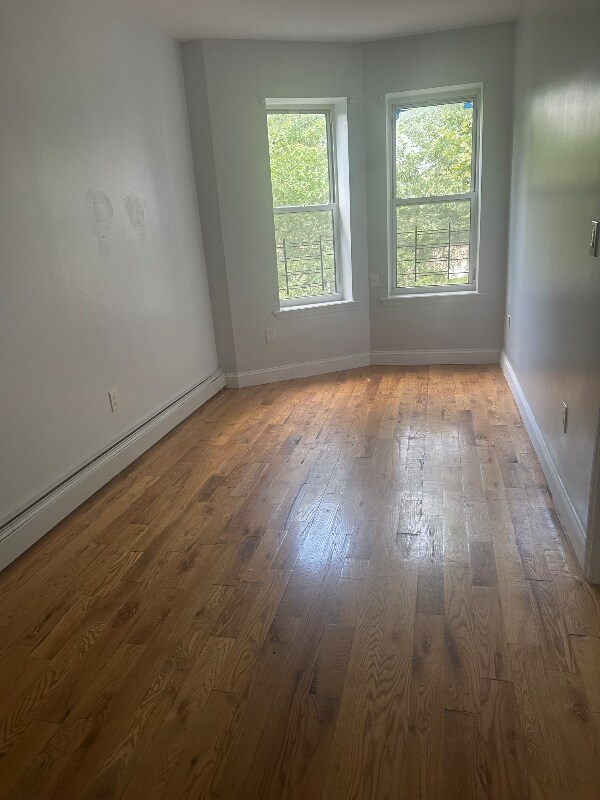Building Photo - 673 E 223rd St