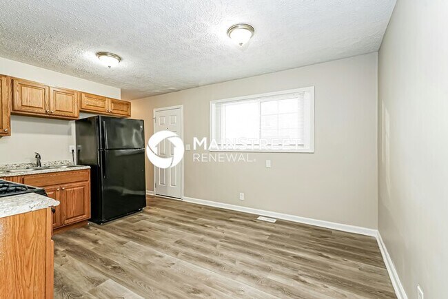 Building Photo - 3 Bedroom Pet-Friendly Home in Louisville, KY with Main Street Renewal