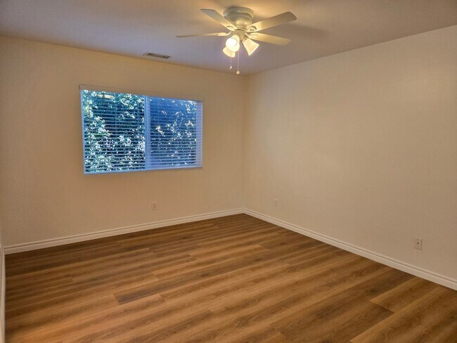 Building Photo - 4 BR / 2 BA near SDSU available immediately.