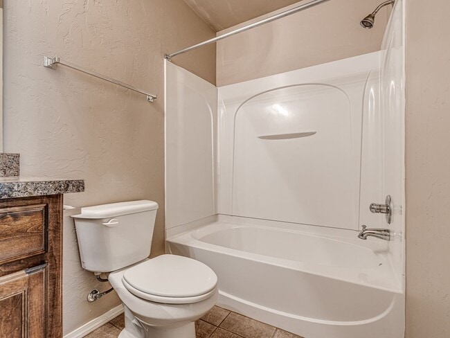 Building Photo - Newly Updated Home + Edmond + 3 bedrooms + Edmond Schools