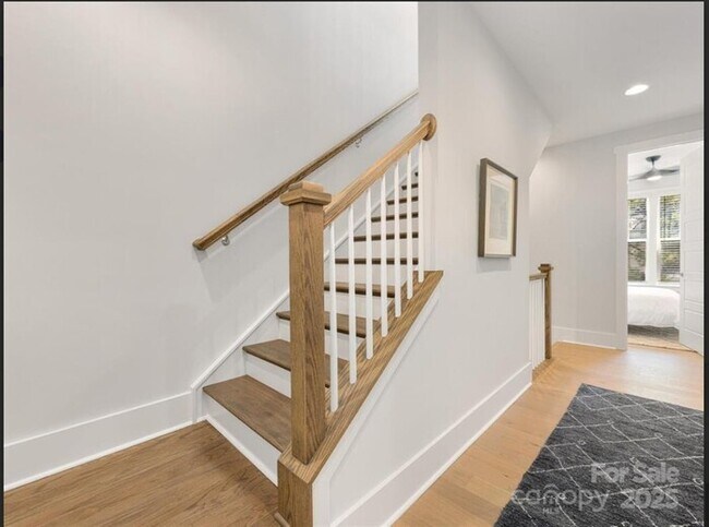 Building Photo - A cozy and spacious 4-bedroom, 5-bath home...
