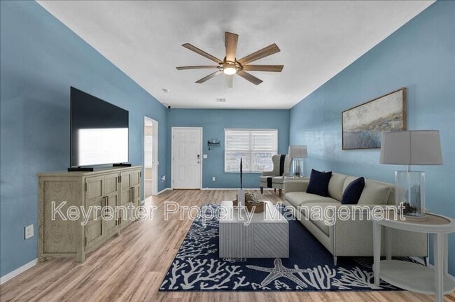 Building Photo - 551 SE 4th St