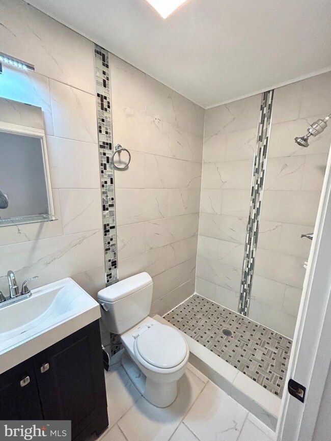 Building Photo - 426A N 40th St