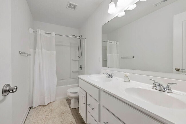 Building Photo - 2370 Lucca Way
