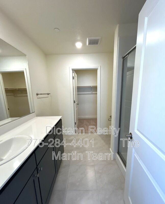 Building Photo - 904 Cascade Range Dr