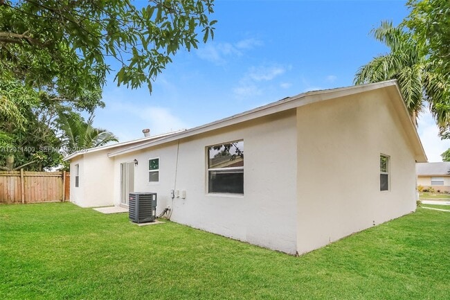 Building Photo - 6126 Arcade Ct