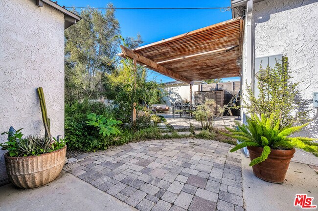 Building Photo - 8207 Stewart Ave