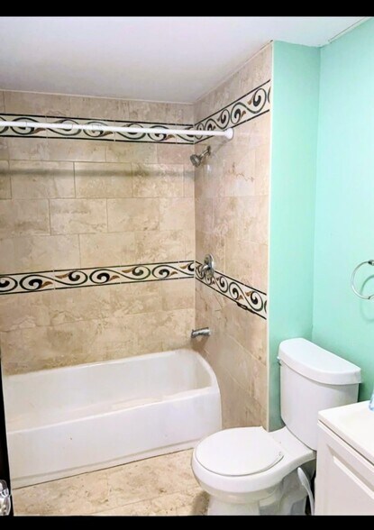 The full bath has a bathtub/ shower combo bathing area - 3348 Bohannon Ave