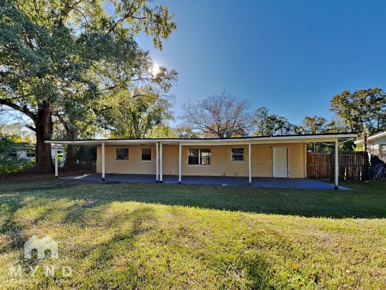 Building Photo - 1033 Busac Ave