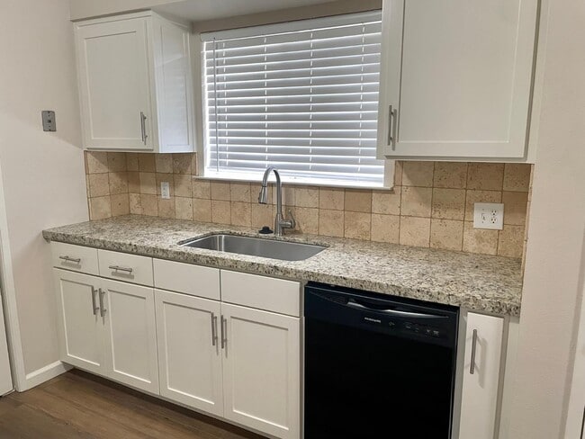 Building Photo - 363 Florinda St