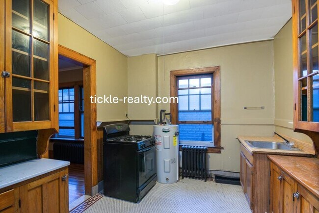 Building Photo - 66 Henrietta St