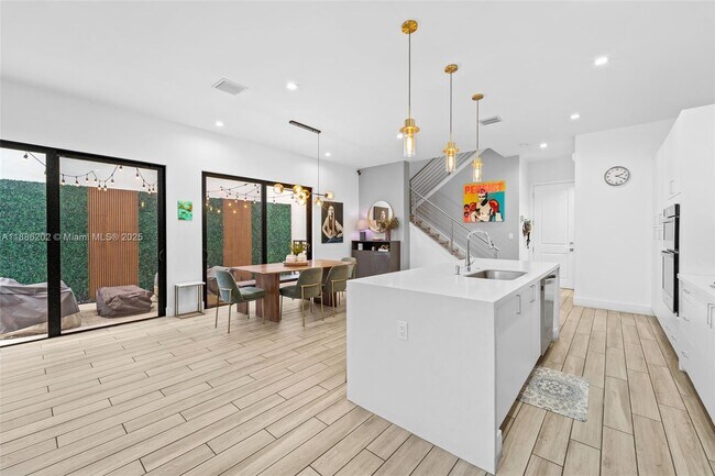 Building Photo - 4420 NW 81st Ave