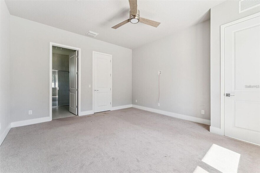 Building Photo - 7760 Sandy Ridge Dr