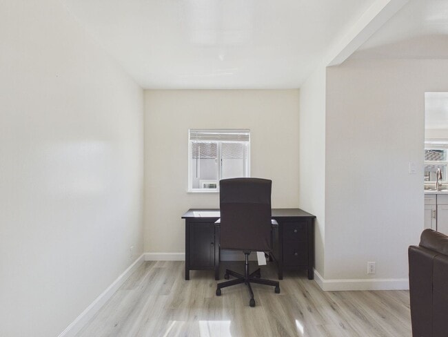 Building Photo - Updated 1BR in Prime Oakland Location | Flexible Furnishing Options