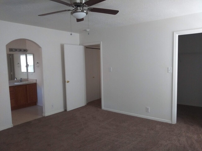 Building Photo - 5808 Night Rose Ave NW