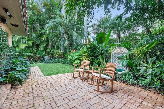 Building Photo - 226 Chilean Ave