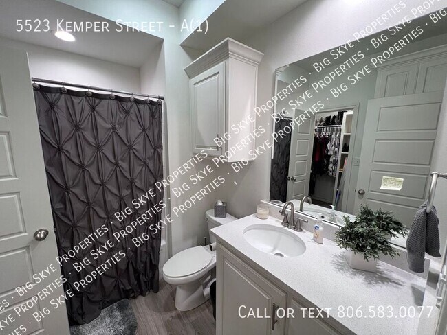 Building Photo - 5523 Kemper St